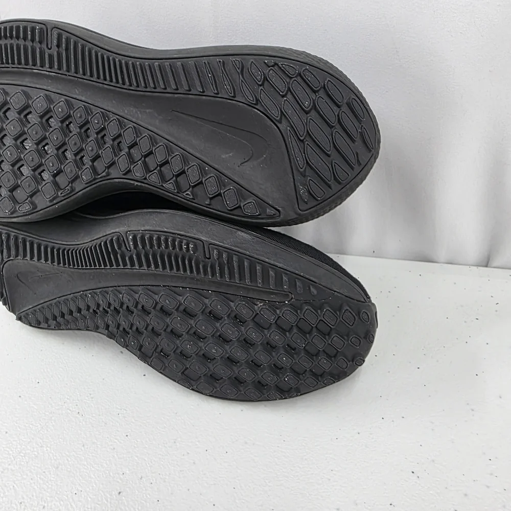 Nike‎ Winflo 10 Triple Black Mesh Running Shoes Women's Size 8.5 DV4023-001.